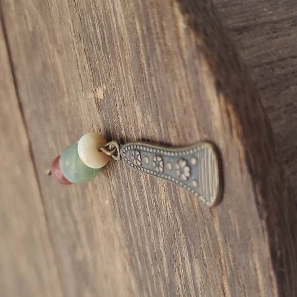 Tahitian healing jade pendant - Picture 2 of 2